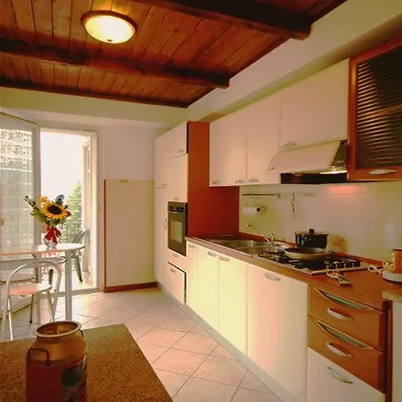 Sirena Vista Апартаменти *