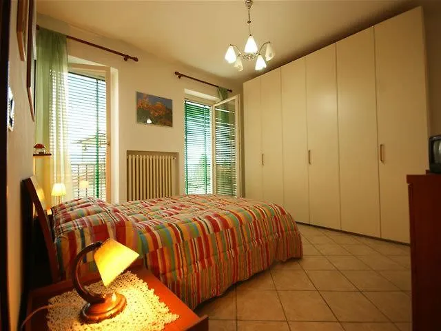 Sirena Vista Apartamento Stresa